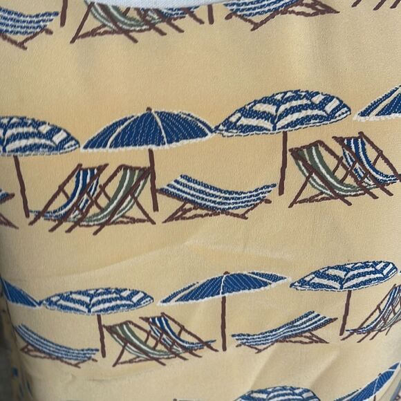 Ann May fully lined silk tank. Cute beach scene. Like new! - Picture 2 of 4